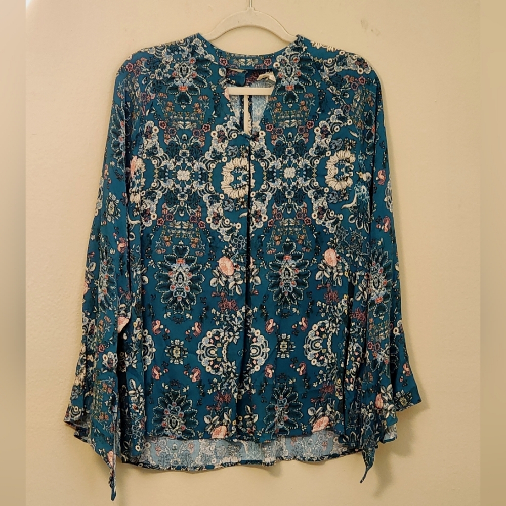 BLU Pepper beautiful long sleeve blouse.  1x